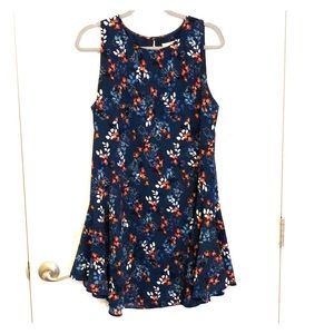 Sleeveless floral shift dress